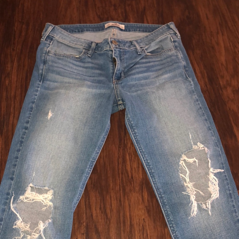 Distressed cropped ankle